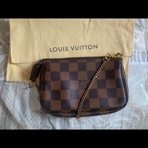 Louis Vuitton Mini Pouchette ✨💕